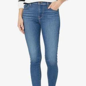 Levi Strauss 720 high rise Super skinny jeans size 28